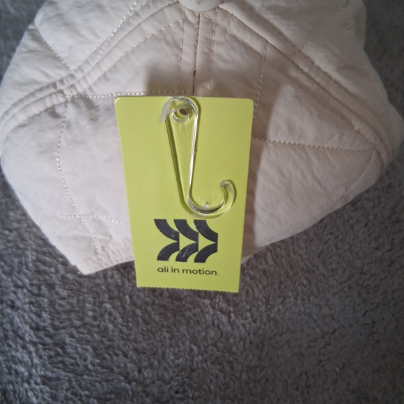 All in Motion Quilted Cream Cap womens unisex adult nylon OS NWT - Picture 5 of 7